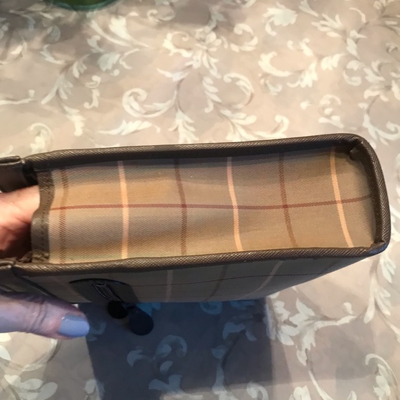 BURBERRYS NOVA CHECK CLUTCH. - Picture 15 of 16